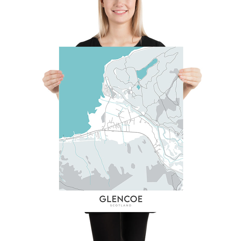 Mappa moderna della città di Glencoe, Scozia: Villaggio, Fiume Coe, A82, Lochan, Museo del Folklore 