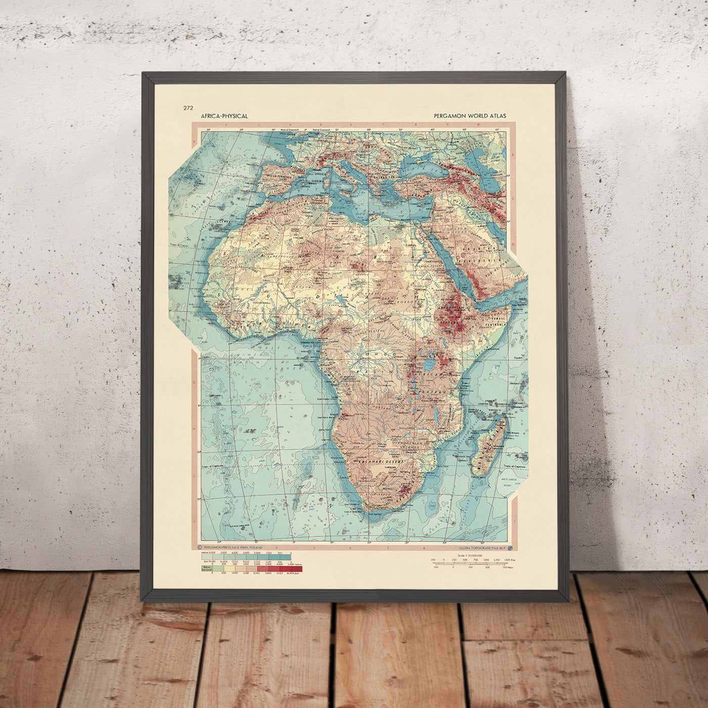 Mapa del Viejo Mundo - África físico por el Servicio de Topografía del Ejército Polaco, 1967: Estilo físico detallado, instantánea de África durante la época de la independencia, proyección cartográfica precisa