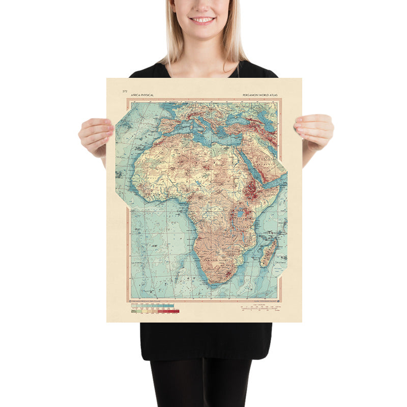 Alte Weltkarte – Afrika physisch vom polnischen Armee-Topografiedienst, 1967: Detaillierter physischer Stil, Momentaufnahme von Afrika während der Unabhängigkeitszeit, genaue kartografische Projektion
