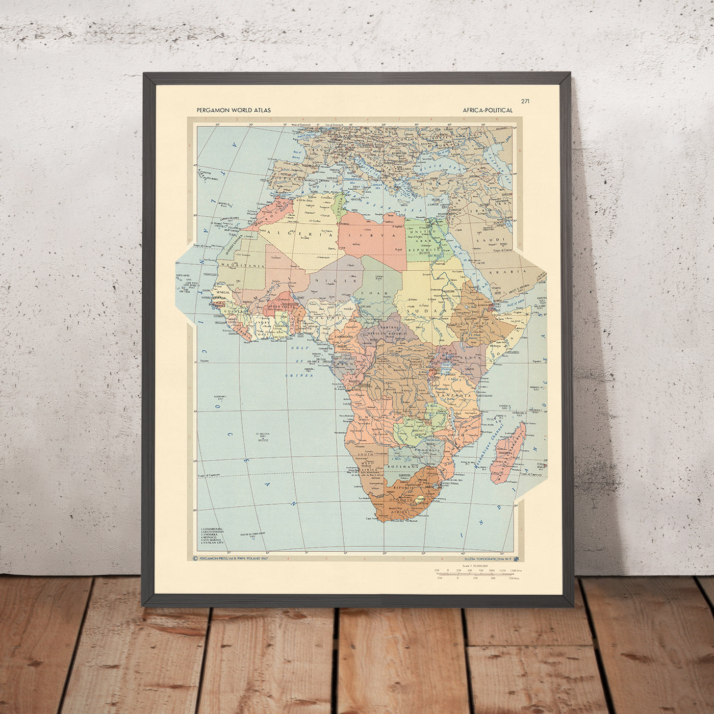 Mapa del Viejo Mundo: Mapa político de África realizado por el Servicio de Topografía del Ejército Polaco, 1967: Una instantánea del clima geopolítico, estilo artístico detallado y proyección cartográfica precisa