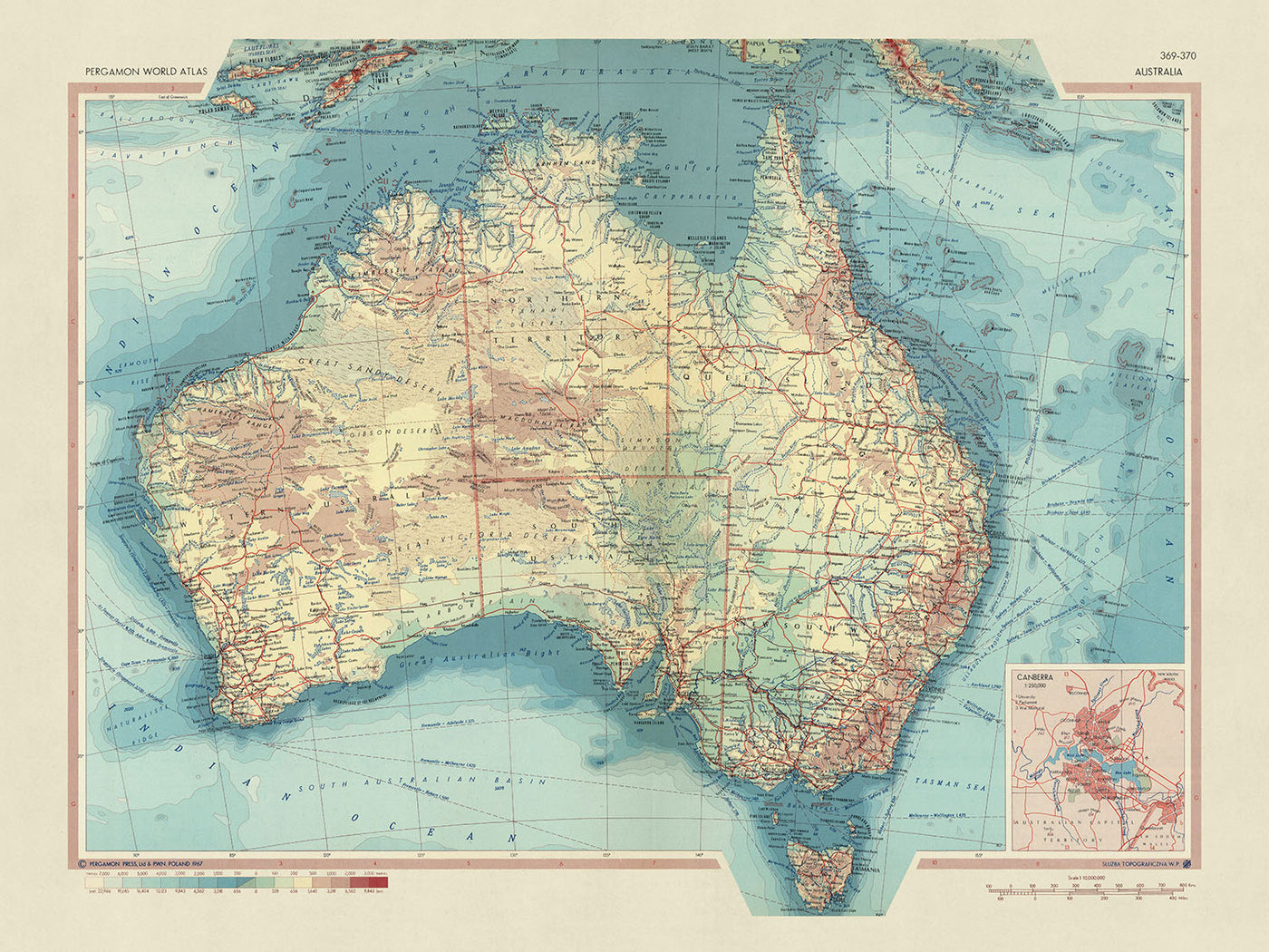 Ancienne carte de l'Australie réalisée par le service topographique de l'armée polonaise, 1967 : frontières politiques détaillées, topographie physique variée, paysages naturels diversifiés, savoir-faire méticuleux, représentation géographique complète