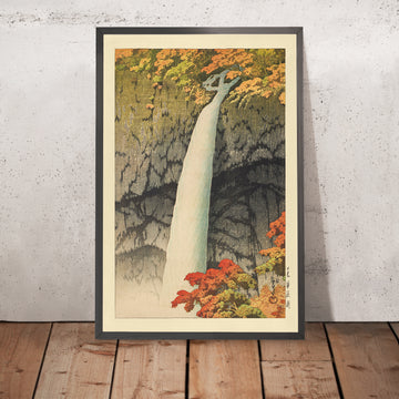 Una imagen enmarcada de la cascada Kegon, Nikko, de Hasui Kawase, 1935