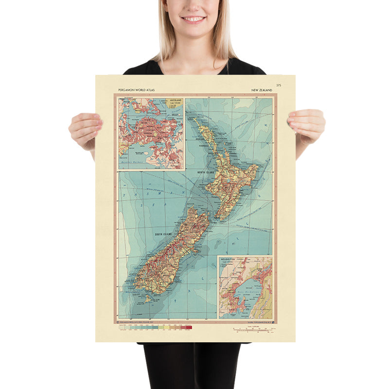 Ancienne carte de la Nouvelle-Zélande, 1967 : Auckland, Wellington, Île du Nord, Île du Sud, Détroit de Cook