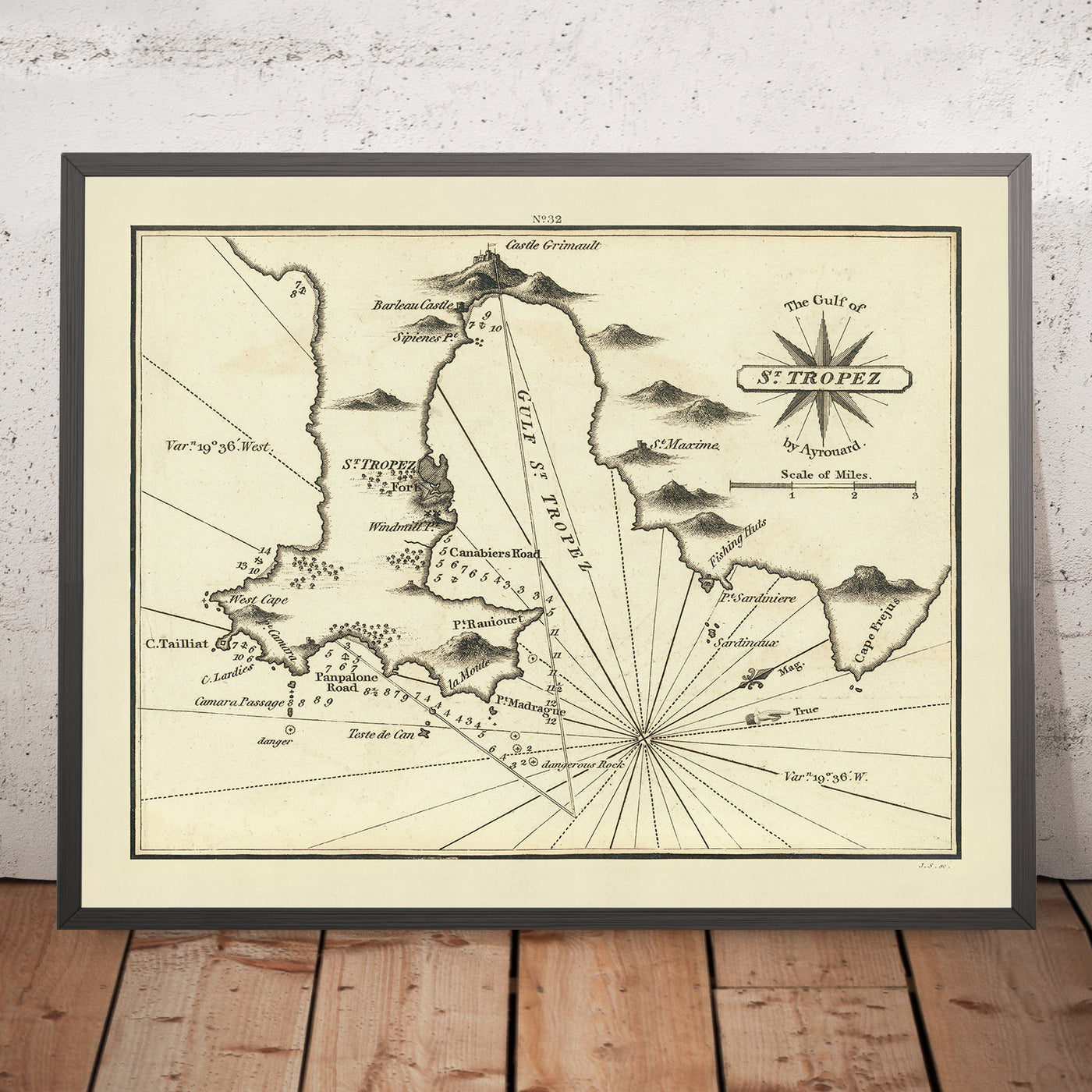Ancienne carte marine du golfe de Saint-Tropez par Heather, 1802 : cabanes de pêche, forts, aides à la navigation