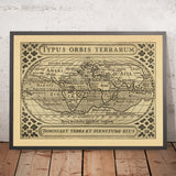 Petite carte du monde ancienne par Bertius, 1616 : projection ovale, ornementation décorative, Terra Australis 